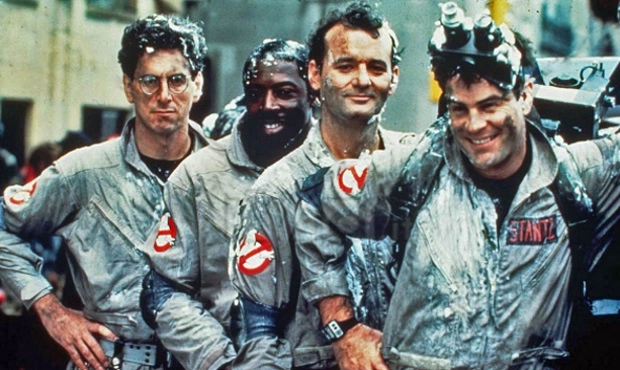Choodomir's tweet photo. @ExplainPlot
Sleazy "scientists" hire in a toke black guy to help investigate a refrigerate haunted by a 6000 year old Mesopotamian (then later Sumerian) god.
#ExplainAPlotBadly https://t.co/HyYR4nWlM4