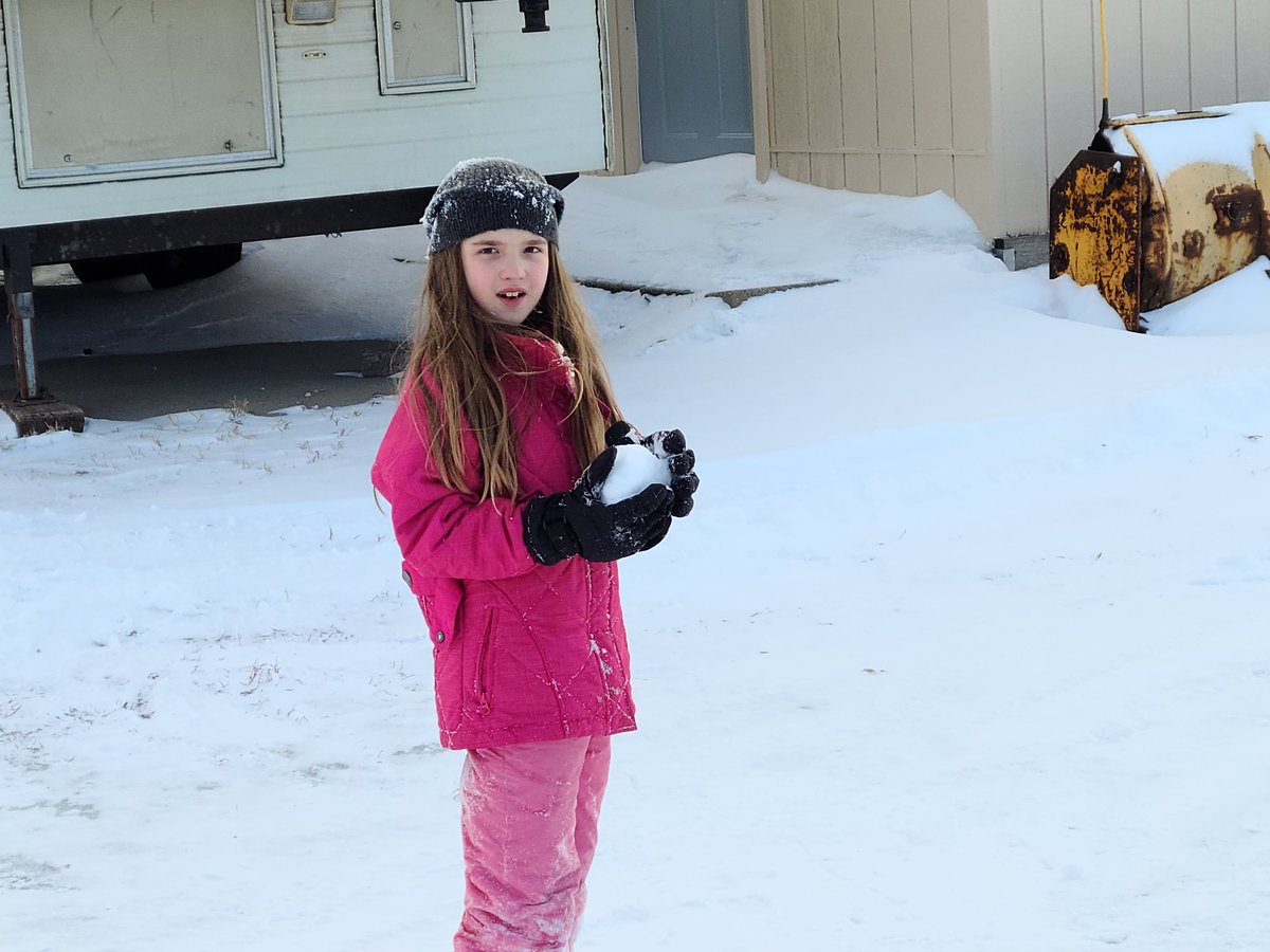 KeotaEagles's tweet photo. Snow day fun in Keota! Kids were creative and enjoying themselves! #coldwalk #keotaeagles https://t.co/oVt2b5btkw