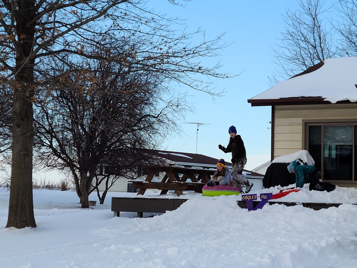 KeotaEagles's tweet photo. Snow day fun in Keota! Kids were creative and enjoying themselves! #coldwalk #keotaeagles https://t.co/oVt2b5btkw