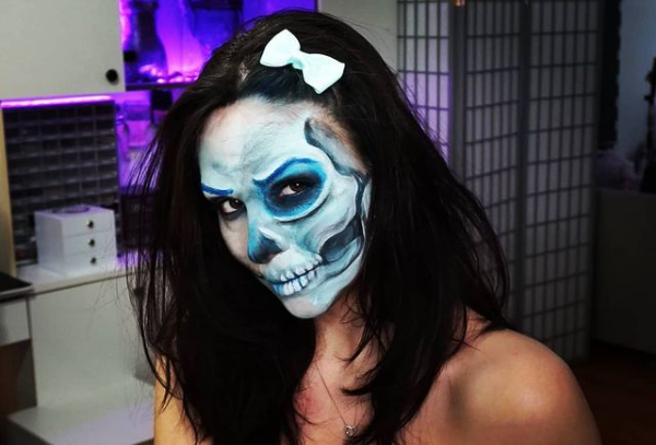 Avis &agrave; tous les viewers, Nous entrons en ALERTE ROUGE!   On se comprend? #skull #Demon #makeupartist<a href="/tag/makeupartist"class="tags"><span>#makeupartist</span></a><a href="/tag/skull"class="tags"><span>#skull</span></a><a href="/tag/demon"class="tags"><span>#demon</span></a><a href="/tag/facepaint"class="tags"><span>#facepaint</span></a><a href="/tag/twitc"class="tags"><span>#twitc</span></a>