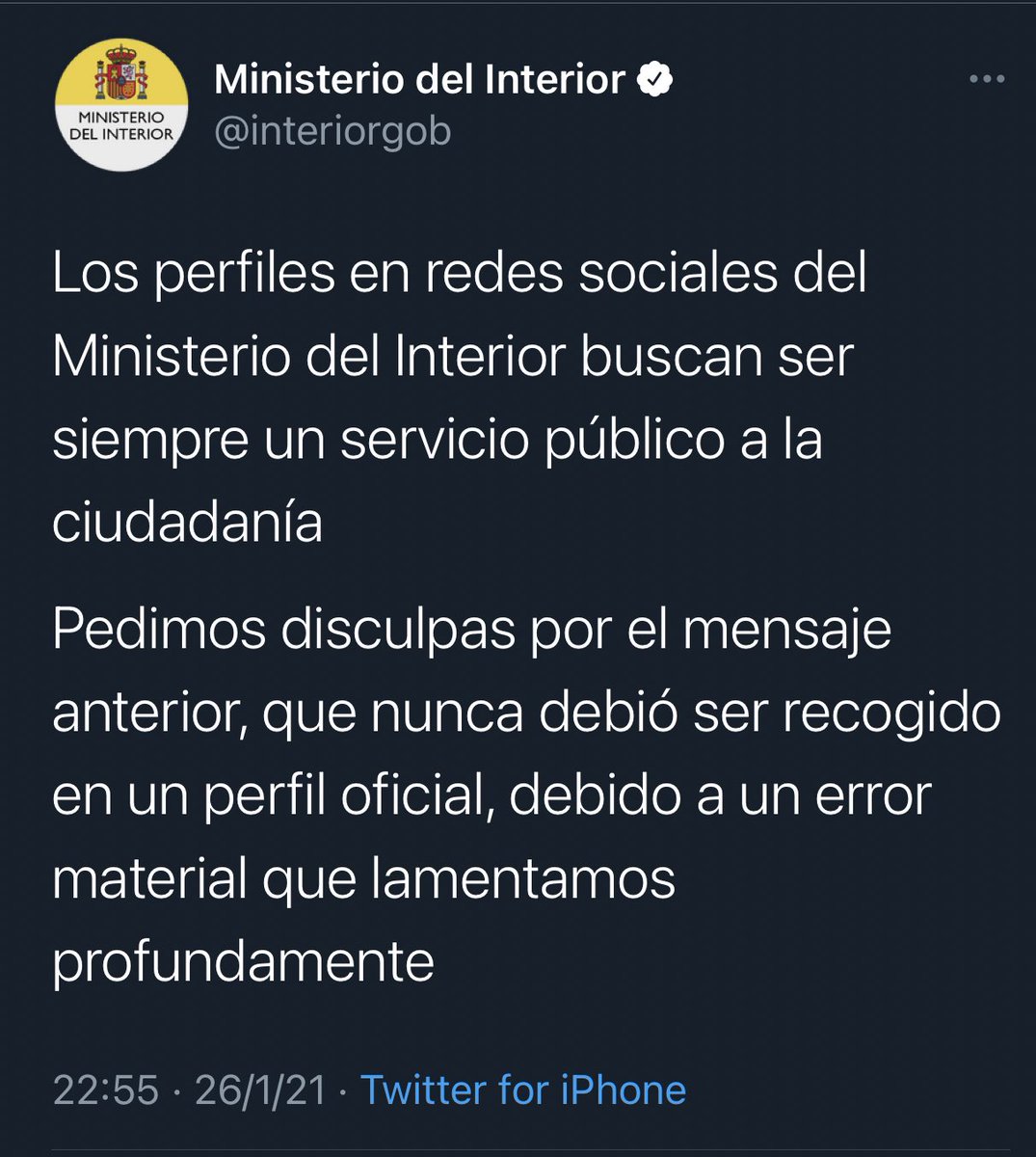 Beatriz_Pino_'s tweet photo. Ya han borrado el primer tweet, pero la desvergüenza es difícilmente superable.  ¿De que nos sorprendemos ya a estas alturas? 

No hay excusas ni disculpas que valgan para justificar esta “confusión miserable” apropiándose de las instituciones. https://t.co/193OUx1LQl