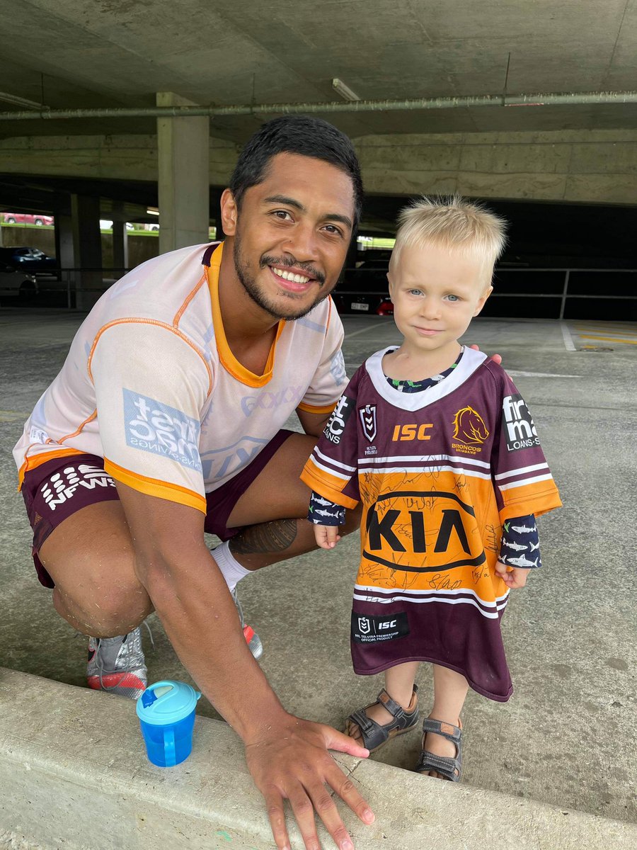 Two year old Nate & his family are in for a battle over the next few years but he’s not letting sickness slow him down.His dad Ben decided that Nate needed a break from his treatment & the side effects so took him down to Broncos training.The Broncos treated him like a king!