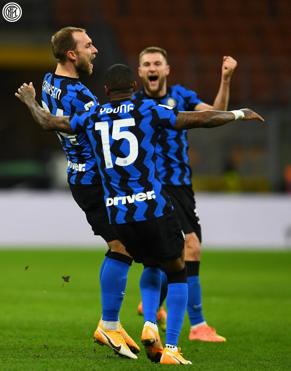 يا لها من لحظــة 🤩

#إنتر_ميلان #ديربي_ميلانو 
#فورزا_إنتر ⚫️🔵