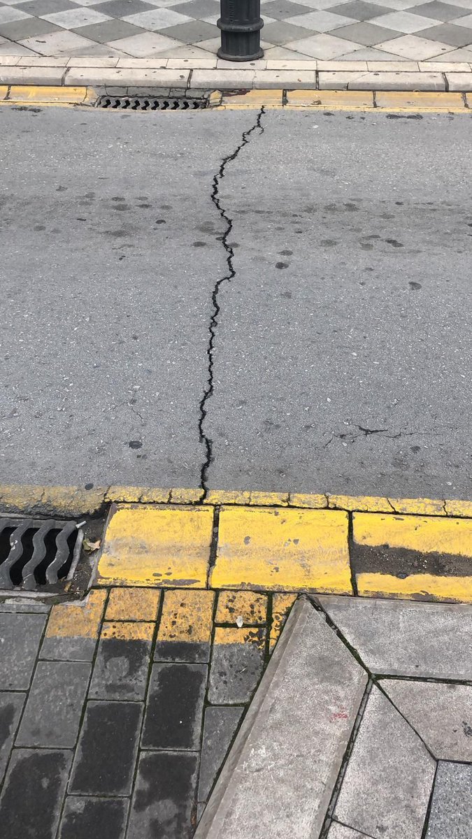 8Tonono's tweet photo. @ManuLopezLPF Esto fue el sábado Manu en la calle real de Atarfe https://t.co/HVjNblNBTR