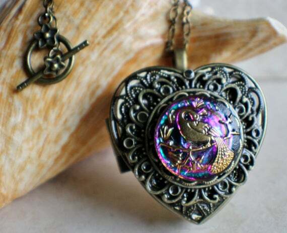 Just listed a new Peacock music box locket, heart shaped with bronze accents. by CharsfavoritethingsEntryURL https://t.co/2BHqEaRcpi