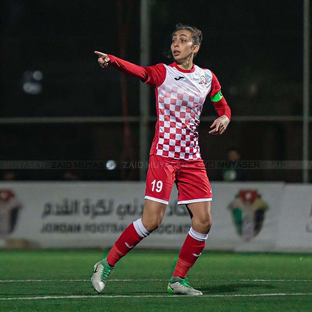 AyahAlMajali92's tweet photo. 𝐅𝐨𝐫𝐰𝐚𝐫𝐝 𝐄𝐕𝐄𝐑, 𝐁𝐚𝐜𝐤𝐰𝐚𝐫𝐝 𝐍𝐄𝐕𝐄𝐑.
#lookforward #hope #2021goals #future #soccer #MJ19 https://t.co/UBbDaUmyPI