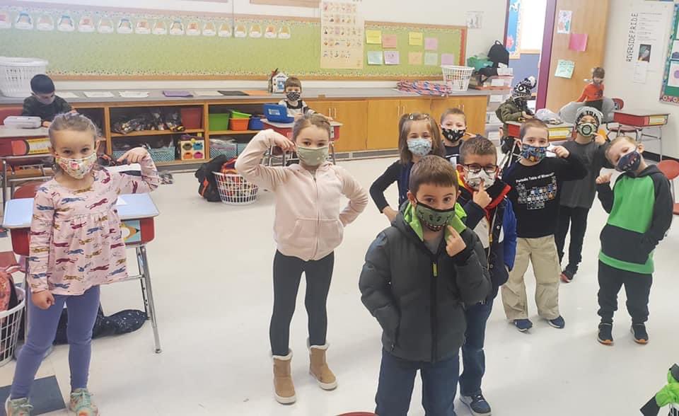 Thank you DPS Community, for wearing a mask 😷💙 #riversidefavoritemaskday