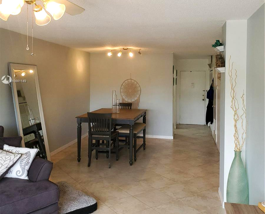 RaquelColp's tweet image. For Rent in Ft. Lauderdale | One BD apartment in central location. Cable and water included in the rent - mailchi.mp/axispremierere…
