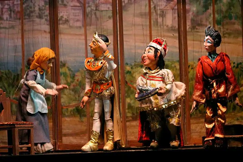 bcsafe's tweet photo. @bcwellnesshub @RickOrser @GAC_Corporate @MarcGarneau @JustinTrudeau @BobRae48 @unpacampaign @UN @IPUparliament @jkenney @JoeBiden @KamalaHarris @erinotoole Puppets are for kids - When will they grow-up ?  It shouldn't be difficult to do a better JOB than #TRUMP - There is no such thing as "CLEAN" (Petro-Chemical) OIL - All such OIL is "DIRTY" - #ideology VS #practicality  - The issue is #FAIRNESS https://t.co/gEj3lcsnQI