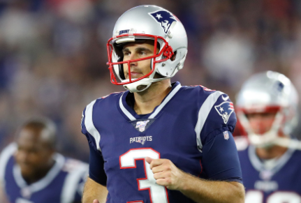 BettorCoverage's tweet photo. Watching highlights of Tom Brady Super Bowls. 

One very important note that I haven't seen discussed:

I think Jake Delhomme and Stephen Gostkowski are the same person. They are never on the field at the same time, so realistically this is possible. https://t.co/qeve8RGFzo