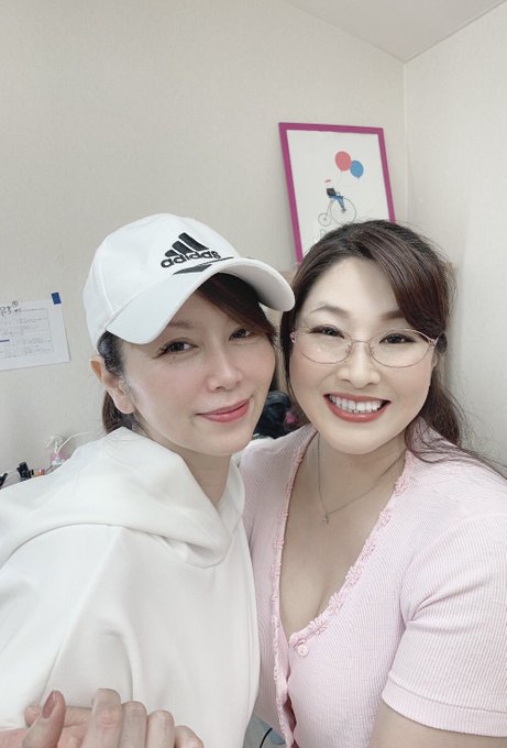 デビュー当時からお世話になっているタカラさんの撮影でした🎵 同じ事務所の翔田さんと一緒のスタジオでしたー❤️  翔田さんありがとうございました🎵 https://t.co/1DsHlXsRcB