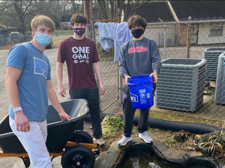 During Senior Day of Service, our upperclassmen live out a core principle of our Lasallian mission. From putting together care packages for the homeless to cleaning the grounds of neighborhood parishes, they strengthened their bond while serving the greater community.