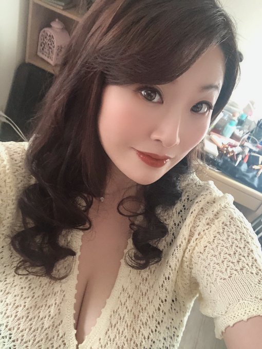 タカラ映像のスタッフの皆さん、男優さん、メイクさん長きに渡りありがとうございました❤️ https://t.co/TDmoXOFIsY