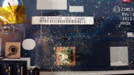 fbsinformatica's tweet photo. PROBLEMA RESOLVIDO! 

Neste notebook foi feito a manutenção preventiva, limpeza do contato da memória, limpeza do cooler do processador e dissipador, troca da pasta térmica, limpeza do teclado, e remoção de vírus e malwares.

Problema resolvido com sucesso e cliente satisfeito! https://t.co/Sxw4TtjAOJ