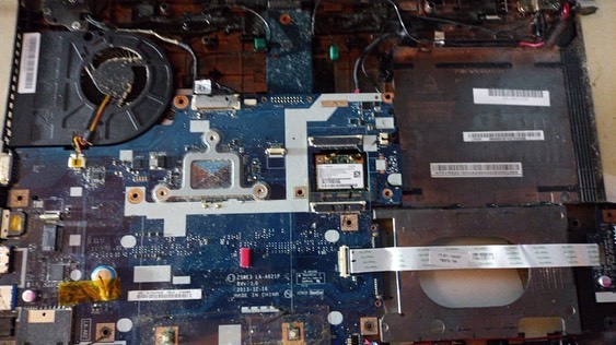 fbsinformatica's tweet photo. PROBLEMA RESOLVIDO! 

Neste notebook foi feito a manutenção preventiva, limpeza do contato da memória, limpeza do cooler do processador e dissipador, troca da pasta térmica, limpeza do teclado, e remoção de vírus e malwares.

Problema resolvido com sucesso e cliente satisfeito! https://t.co/Sxw4TtjAOJ