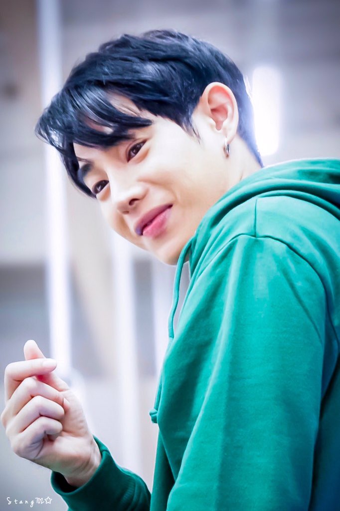 owl4543's tweet photo. มอร์นิ่งกับวันดีๆเขียวเหนี่ยวทรัพย์เข้าเป๋าสตางค์กันนะนุช 💚💸💸💚
@peckpalit

#702สีเขียวเหนี่ยวทรัพย์
#มอร์นิ่ง702
#เป๊กผลิตโชค
#PeckPalitchoke https://t.co/c511EF8aZH