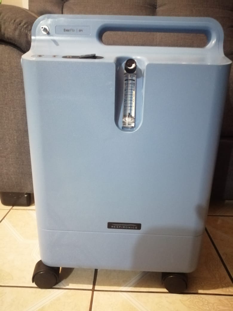 Cedynho19's tweet photo. Hola por favor ayuda en retuitear para que llegue a alguien que rente o venda un concentrador de oxigeno 5lt por minuto Grado medico.

🙏 Por favor es para mi mami https://t.co/Kotcokln1o
