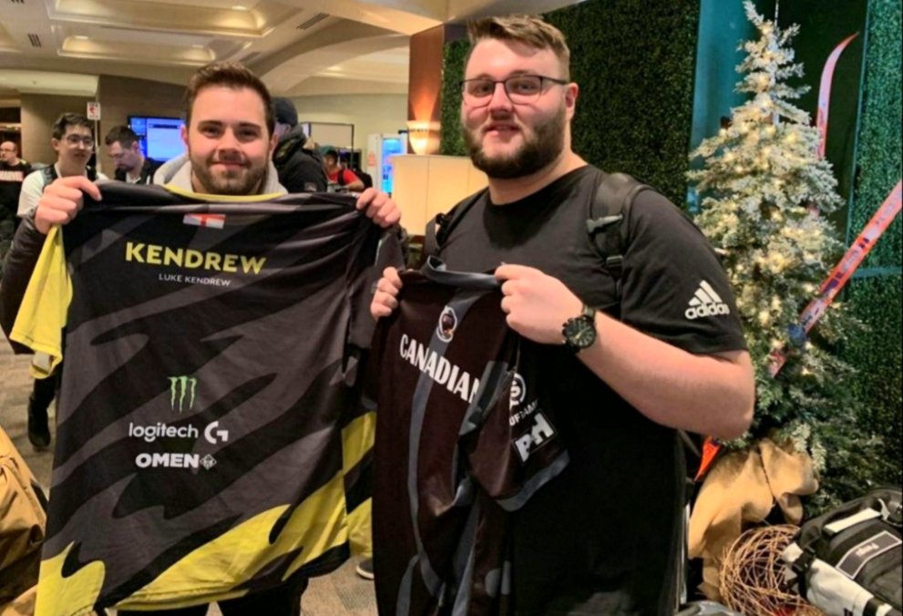 WJaroslawski's tweet photo. #FlashbackTimes #SixInvitational #SixInvitational2021 #SweaterExchange https://t.co/E9jPRJw9io