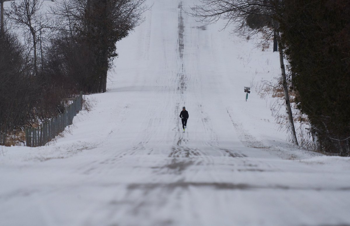 📸1: What you see on Strava. 
📸2: What you don’t see on Strava. 

Comparing yourself to others is silly. Odds are you don’t have the full picture.