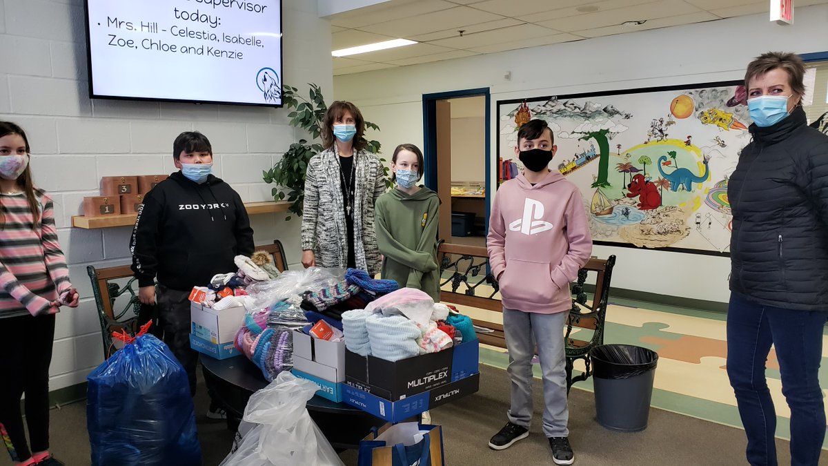 WPEschool's tweet photo. Our Donation Challenge for Monday was to collect new women’s mitts, women’s toques, women’s slippers and bath towels
for the  @CAWomensEmerg .  5H brought in the most items per student and they presented the items to Roxanne Kirton from CAWES.  Way to go, West Park! https://t.co/jtwWc3NCZD