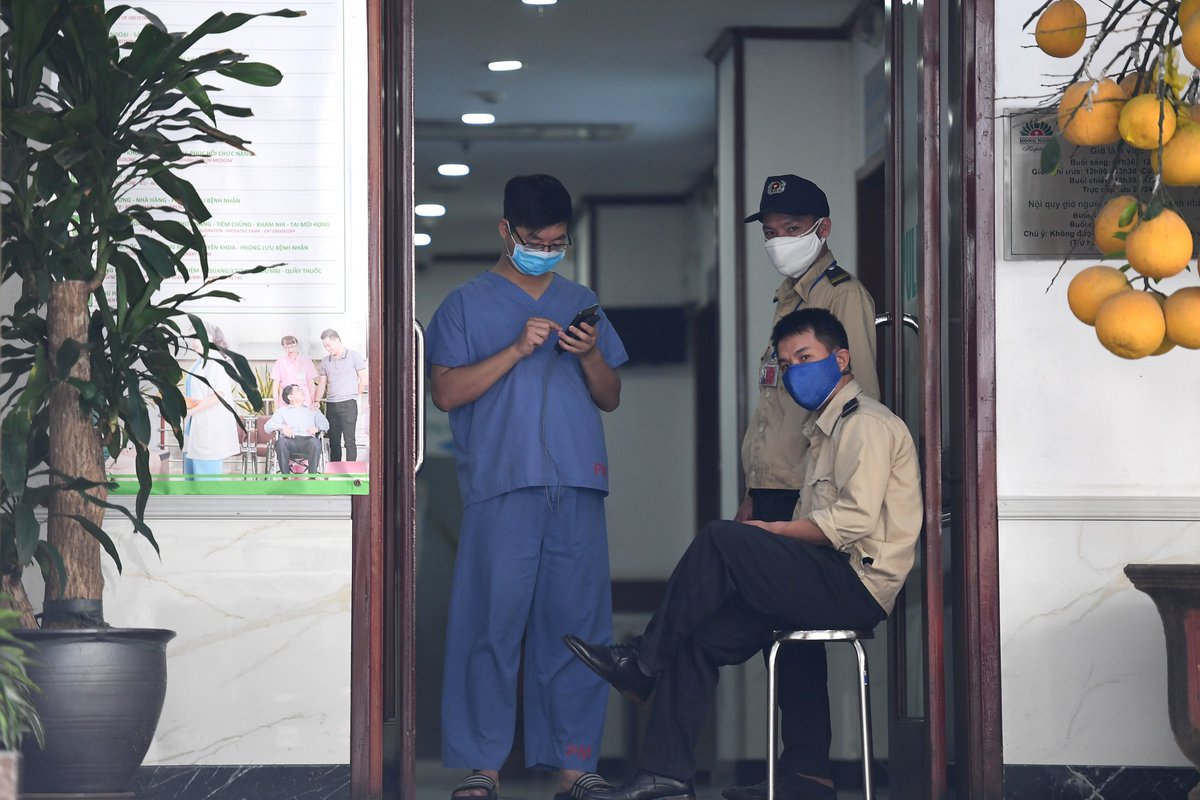 The single-biggest piece of evidence for this comes from one of the rare randomized controlled trials of cloth-mask use, which was conducted in 2011 with Vietnamese hospital workers  http://trib.al/9gbqte3&nbsp;