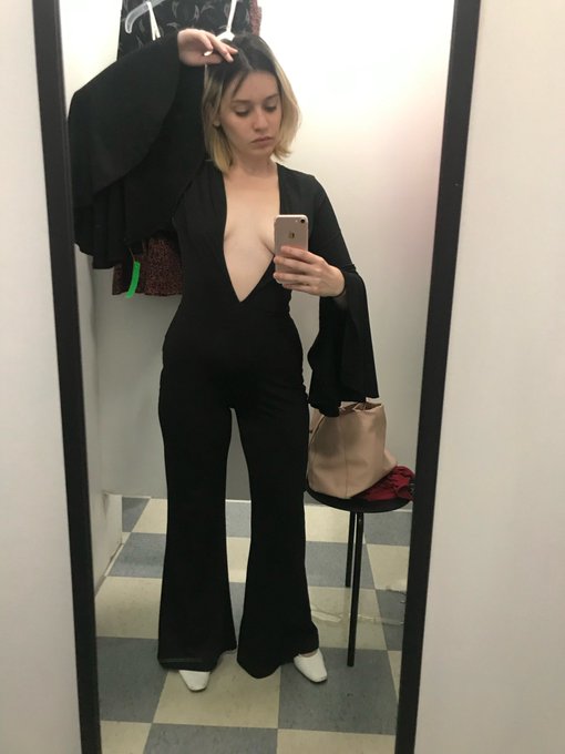✨hip dip appreciation thread✨  lots of talk about hip dips (violin hips) on the tl lately. I&rsquo;ve been