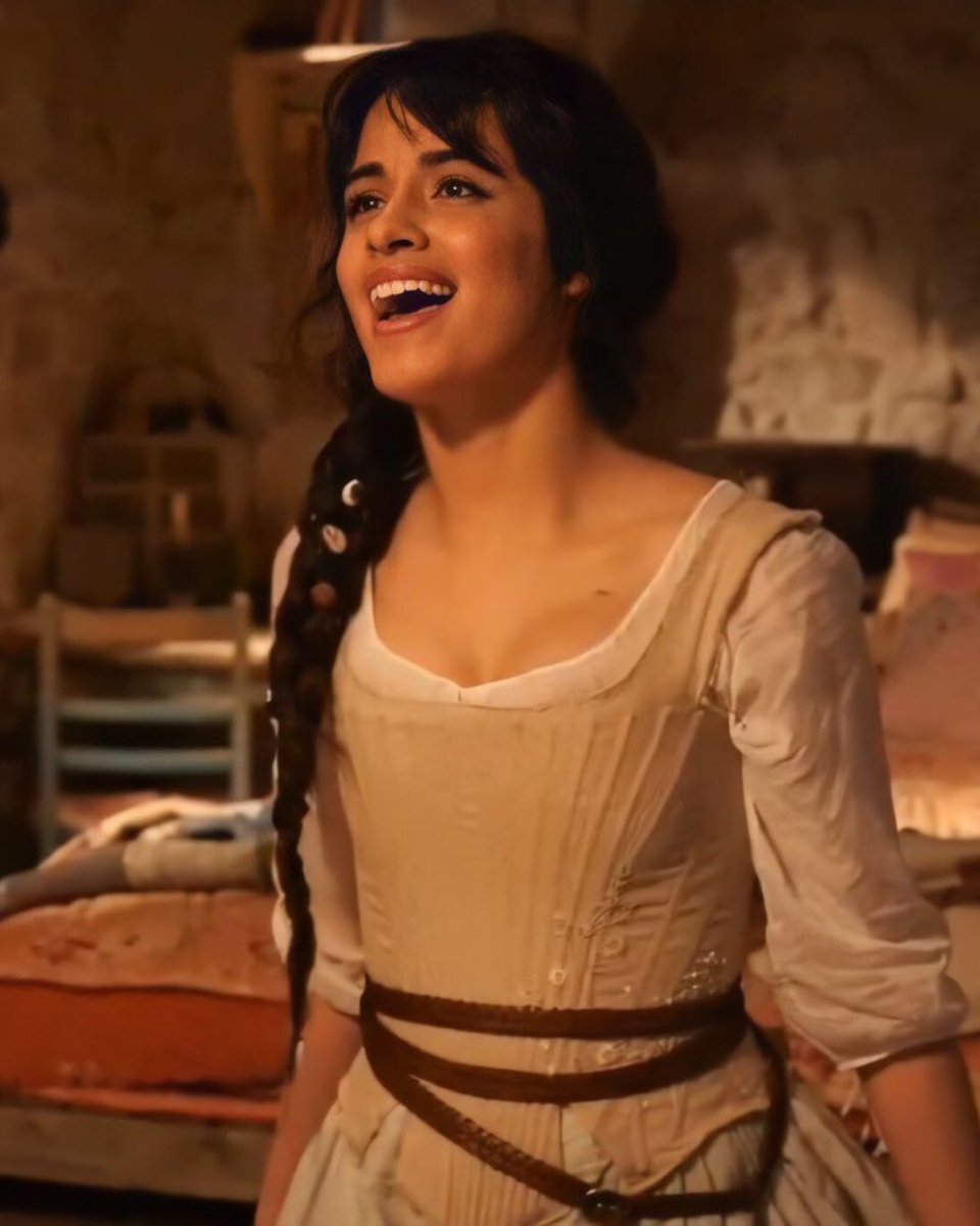 Cinemex's tweet photo. Bíbidi Bábidi Bú 😍😍😍
Muy pronto podremos ver a #CamilaCabello en #Cinderella ✨ https://t.co/5oeZmI7yp2