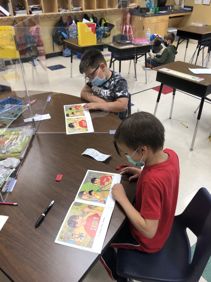 teacherbeezness's tweet photo. Same book buddies! #schoolchoice https://t.co/A7qDkbRZIR