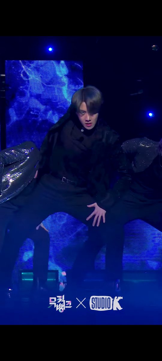 JackyeJin's tweet photo. @portalHobiBr @BTS_twt Nossa, adm. Colocar essa fancam é maldade. 🥺
#TIMEPEACE
@BTS_twt https://t.co/Kex7iu25Dt
