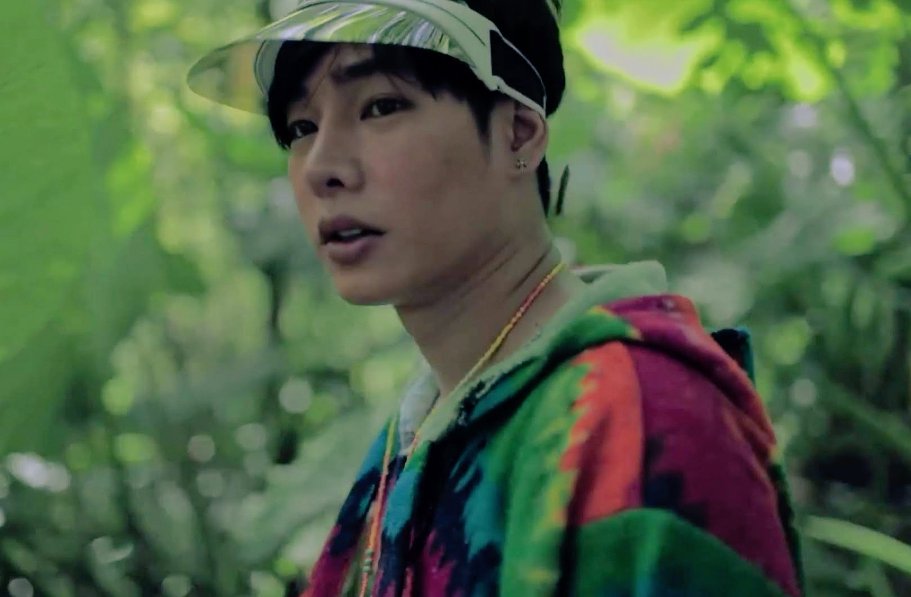 BForpalit's tweet photo. อยู่ท่ามกลางสีเขียวค๊าบ 
ยังไงก็ เป๊กน่ารัก
@peckpalit 
#702สีเขียวเหนี่ยวทรัพย์
#มอร์นิ่ง702
#เป๊กผลิตโชค
#PeckPaLitChoke https://t.co/iPw2mjejZM