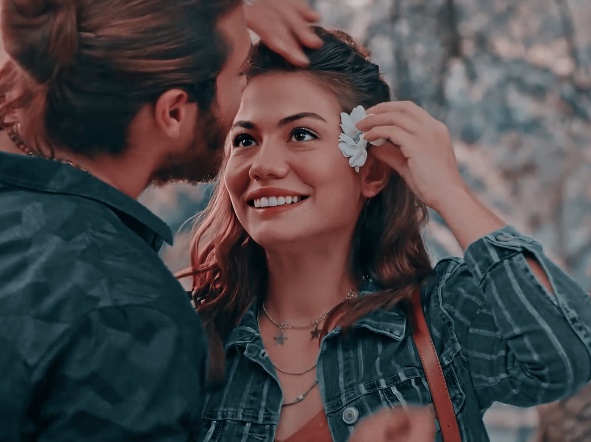 mibebespos's tweet photo. Can e Sanem avranno sempre il mio cuore, mi hanno dato tanto, mi hanno emozionata tanto, mi hanno fatta ridere, piangere, sognare, con loro ho sofferto, sono stata immensamente felice, ho desiderato i loro stessi desideri, sono parte di me, lo saranno sempre 
#DayDreamerPrimeTime https://t.co/juJLjqexQJ