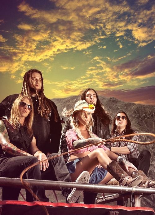 Maria Brink (Jericho) Parody. tweet media