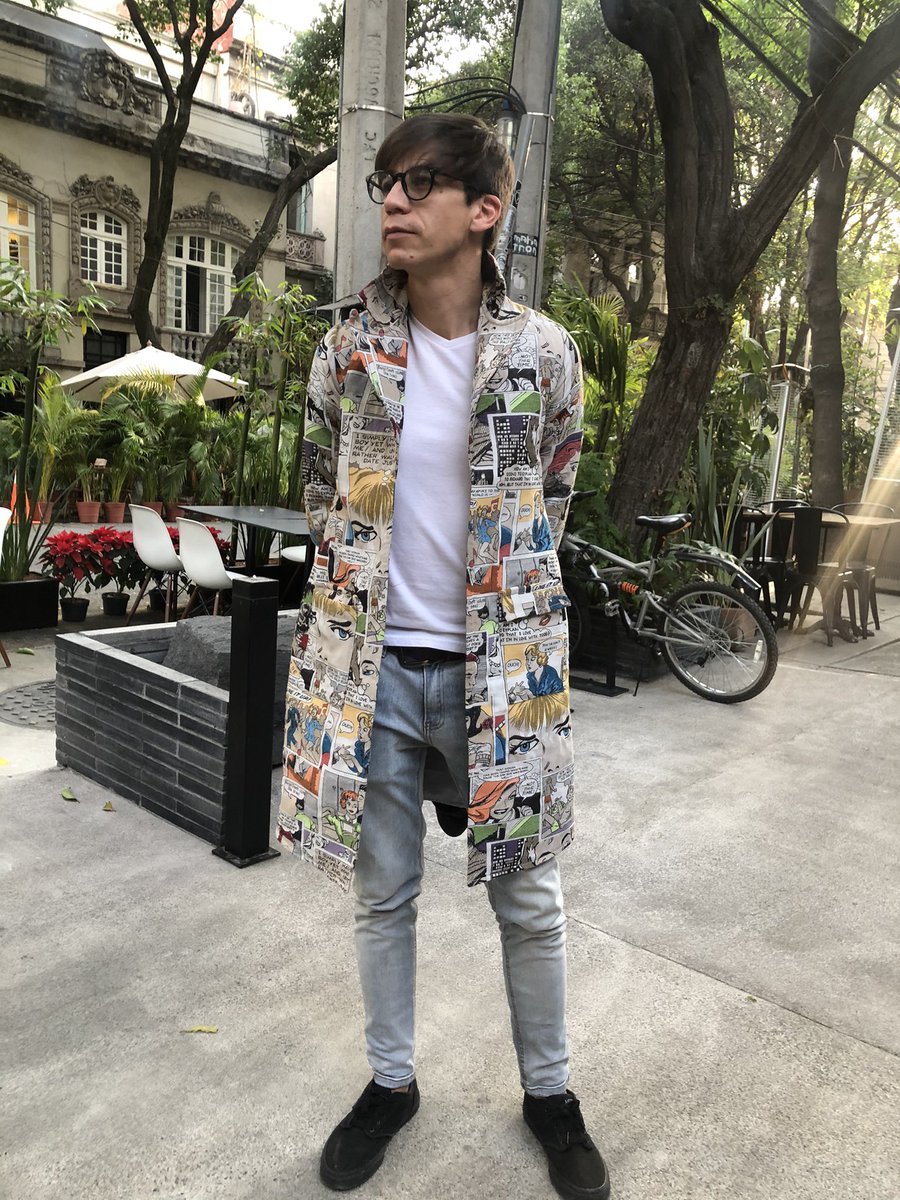 kermade2's tweet photo. Chef Luis, usando nuestro coat 🧥 de cómics. https://t.co/FlzPmV9inY