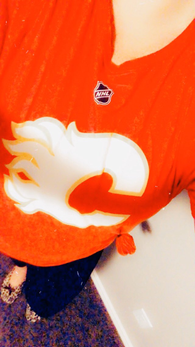 KOLcharmer's tweet photo. Ready for the @TKACHUKycheese_ @NHLFlames #friendshipTour #goflamesgo https://t.co/2ibnAkSpuE