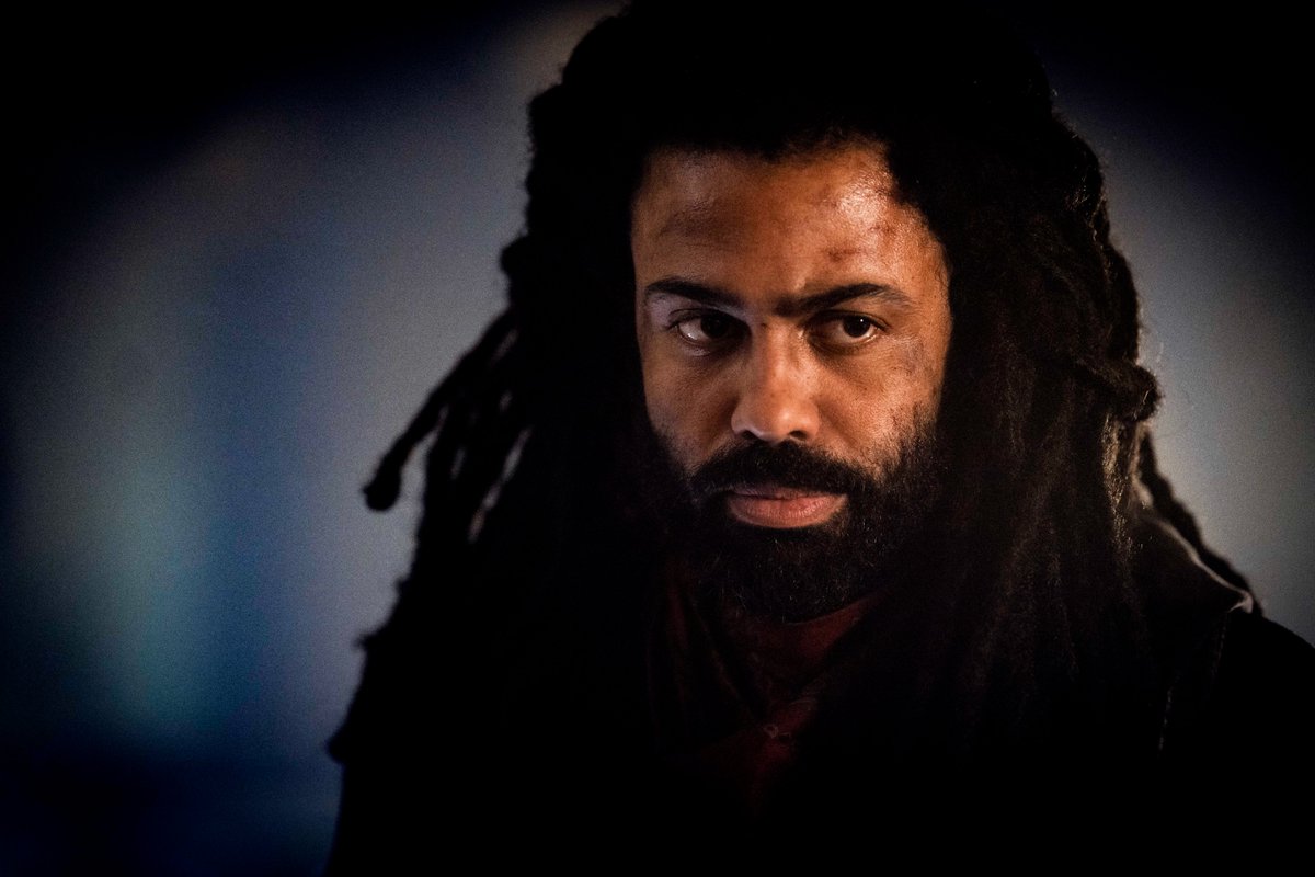 Notícia quentinha sobre os confinados: a segunda temporada de Expresso do Amanhã já está entre nós. Toda terça tem episódio novo. ❄️❄️❄️