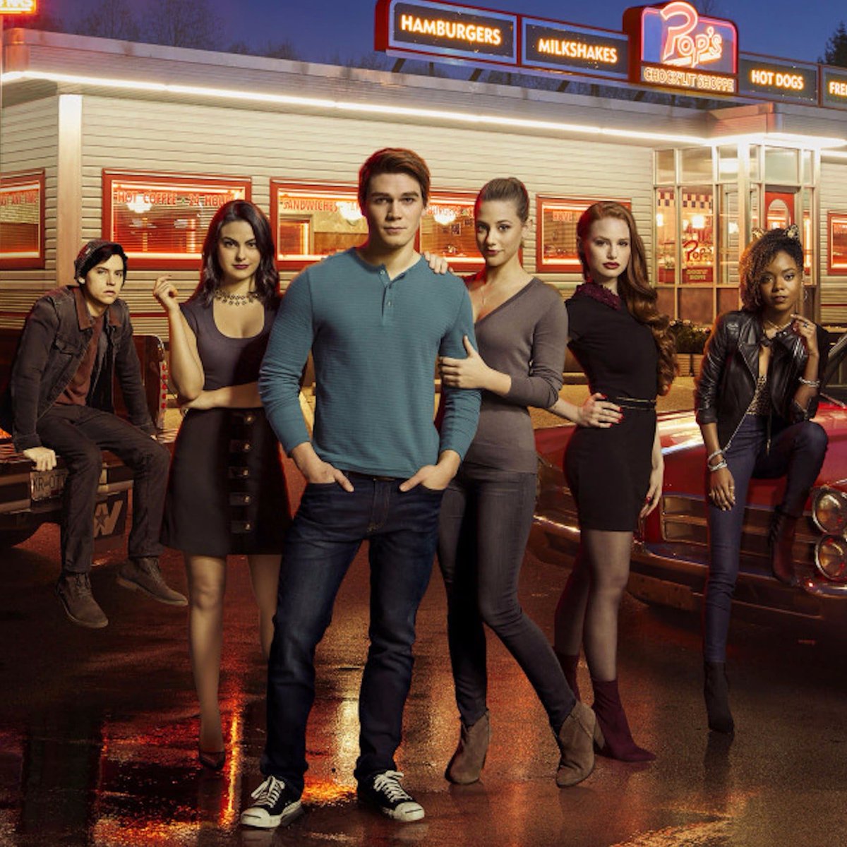 eldevairupdates's tweet photo. I can’t believe that it has been 4 years of #Riverdale today !!! I’m so grateful for the memories, the episodes and the people I met thanks to this amazing cast ! 
@TheCWRiverdale @ArchieComics https://t.co/r9usqaQm0k