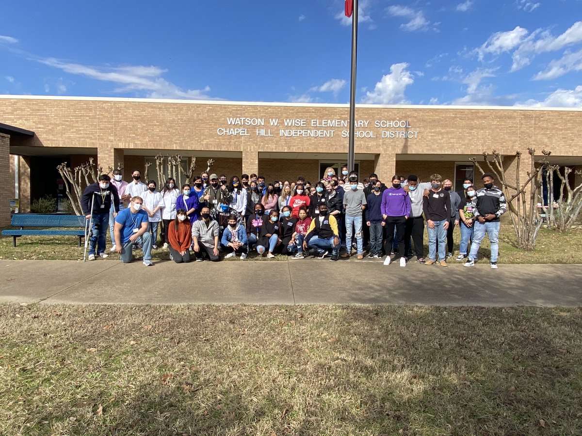 CTE students presented at Wise Elementary today! <a href="/CteHill/">CHHS CTE</a> <a href="/ChristyWMurray/">Christy Murray</a> <a href="/jccaldwell72/">Jason Caldwell</a> @arts_wise @Carp_CHISD <a href="/chhsbulldogs/">Chapel Hill High School-Tyler</a>