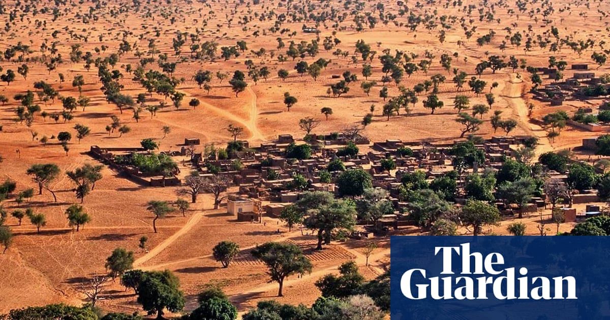 Canopyplanet's tweet photo. “There’s no need to cut down 100-year-old trees to make pizza boxes or T-shirts..." A great article in @guardian about mapping the world's forests, featuring an interview with our Executive Director @nicolerycroft1.
https://t.co/5Yrt0niK2S
#CanopyStyle #ForestMapper #Pack4Good https://t.co/nwjb07rRPN