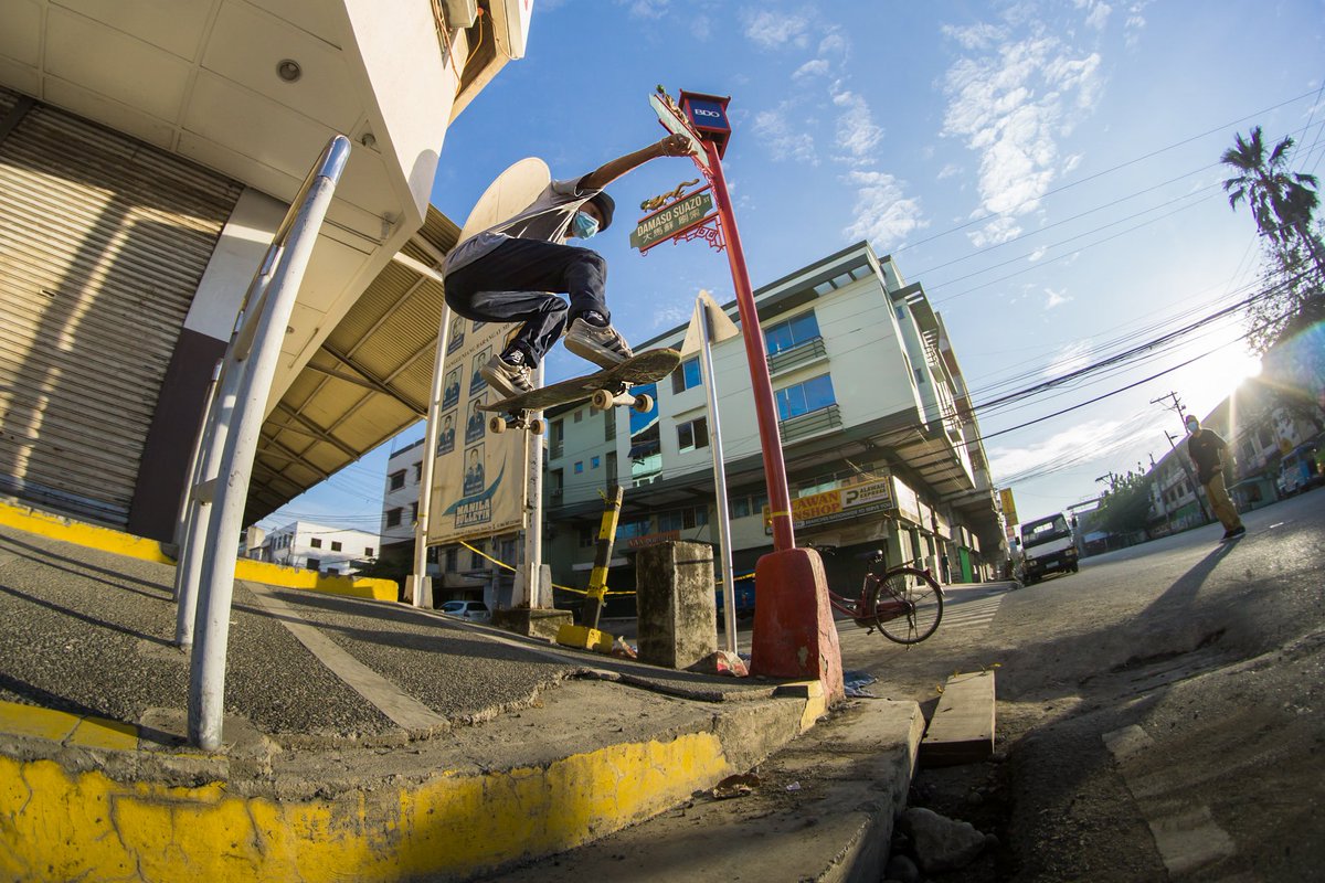 leeroyguzman's tweet photo. Tight and sketchy runways won't stop Dave Gatchalian from clearing this gap.
#lrfg #skateboardingisfun #skateboarding #skateboard #skateboarder #skater #skate #skatelife #street #streetskating #asia #local #philippines #mindanao #davao @Sony @SonyPHinc @SonyAlpha @SonyProUSA https://t.co/pdHoq1kFv4