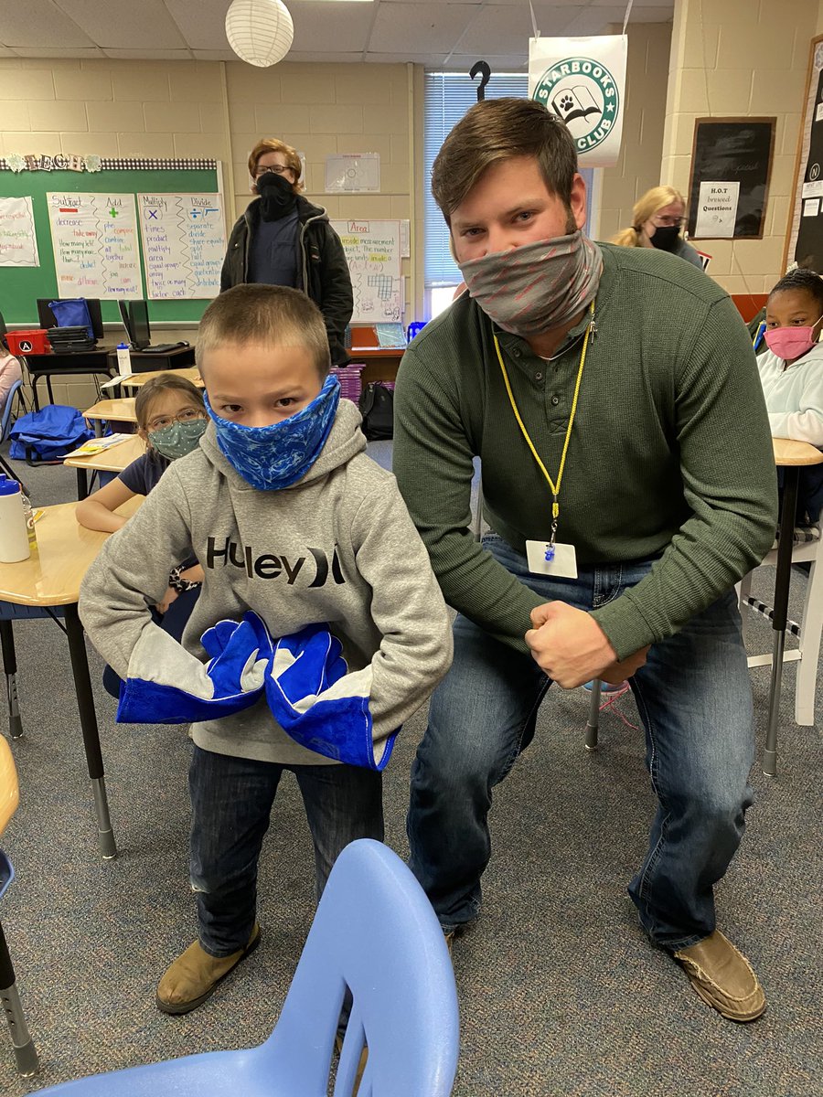 Having fun while teaching Welding! @arts_wise @Carp_CHISD <a href="/ChristyWMurray/">Christy Murray</a> <a href="/jccaldwell72/">Jason Caldwell</a> <a href="/chhsbulldogs/">Chapel Hill High School-Tyler</a> <a href="/CteHill/">CHHS CTE</a>