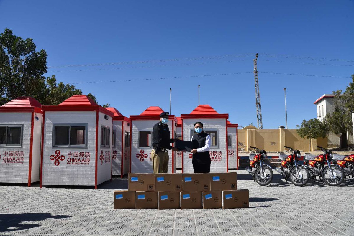 40 m.bicyle, 10 moveable checkpost and 10 labtops were donated to Gwadar police  by G.Consulate of China in Karachi