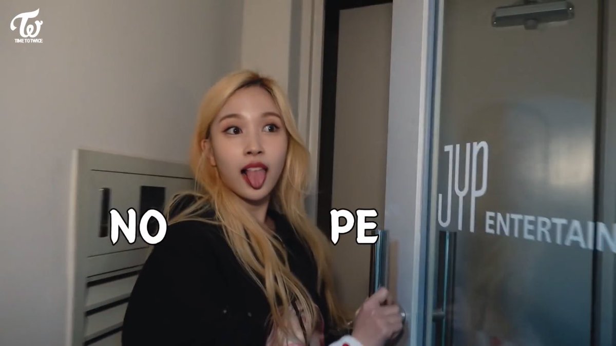 mina_pengwin's tweet image. #ImpeachBiden Liberal united Kpop fans be like
