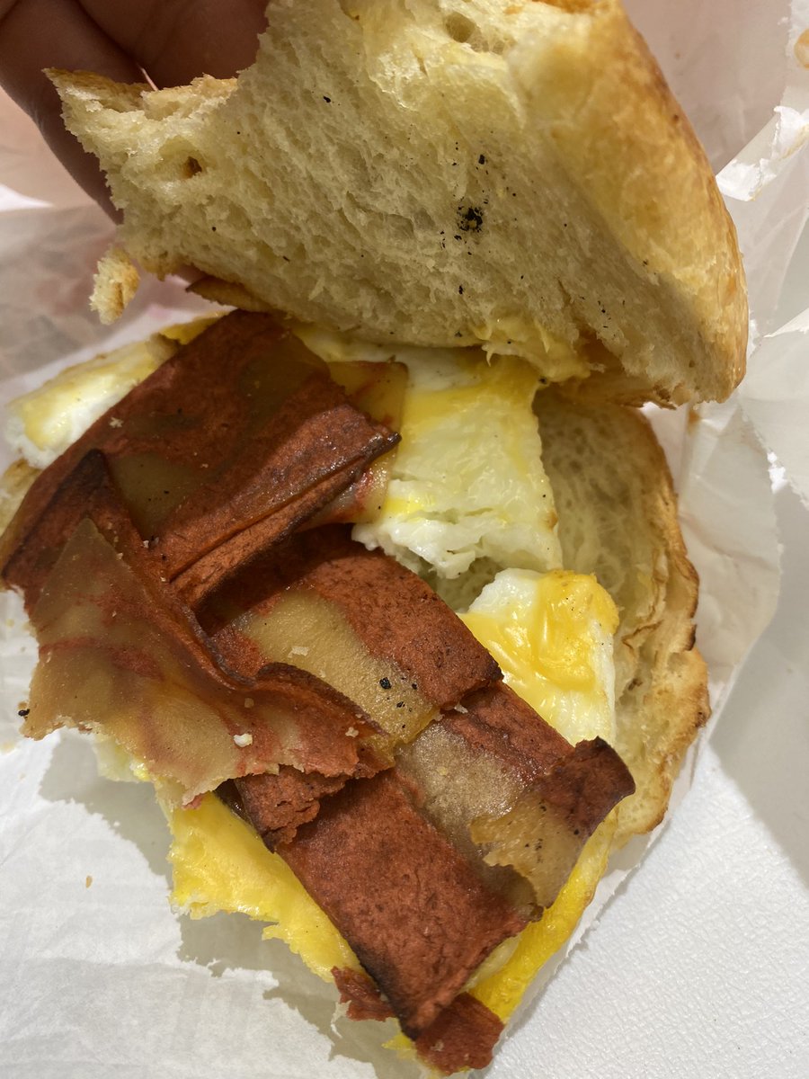 GemifyDesigns's tweet photo. @dunkindonuts wtf is this I’m about to file one https://t.co/ubCCChmHmj