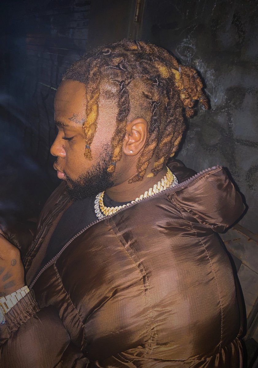 OfficialJARI617's tweet photo. Momma we gon be the hottest.

LOVE LOST Album out now. Link in bio
&amp;
“DANGEROUS” Music Video out now, link in bio

Thank you for the love so far 💫 Boston we up next 💔📈🇭🇹 https://t.co/1gKV6tyqfW
