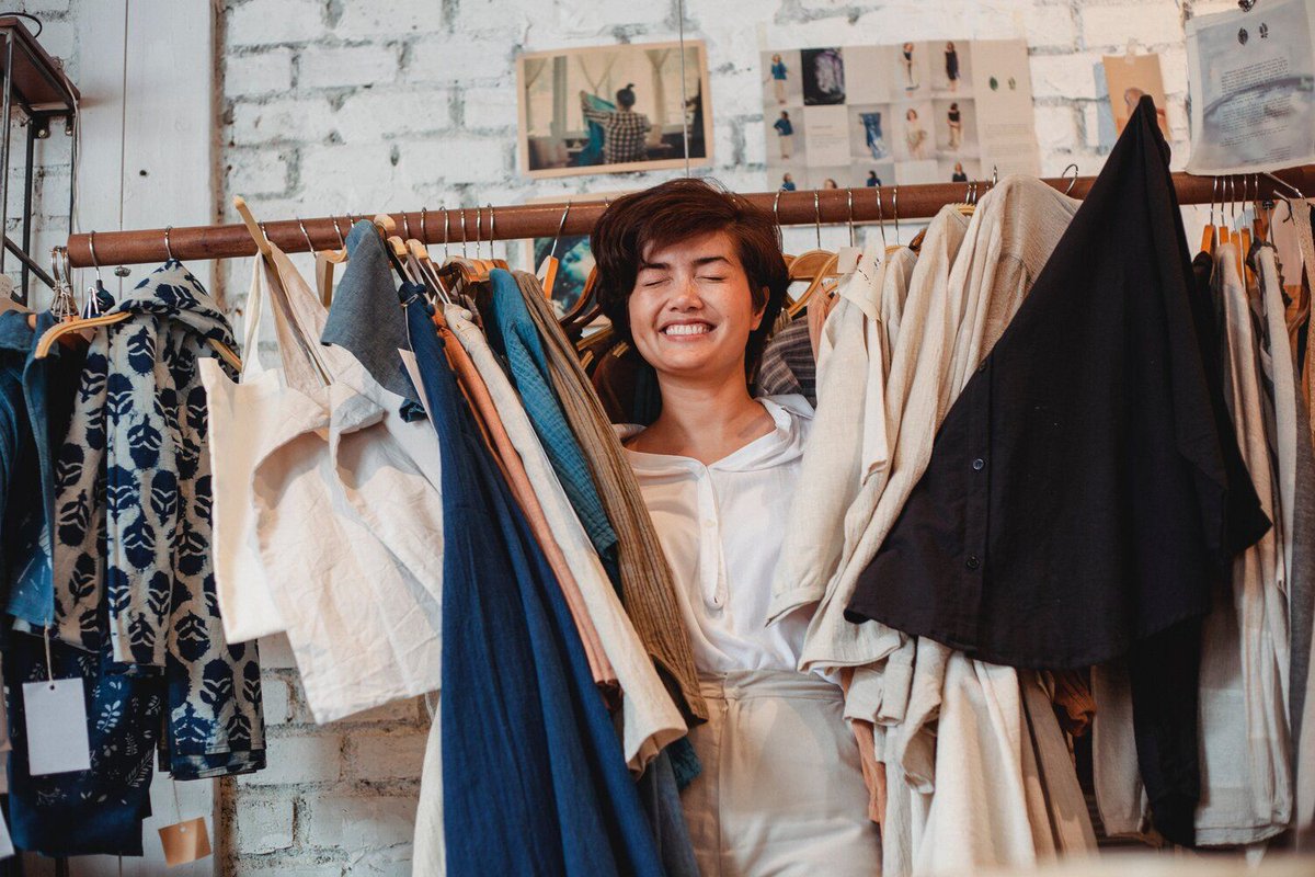 trvlporter's tweet image. Your fashion and wardrobe choices are the best place to start in incorporating a more #sustainablelifestyle. 
Here are some helpful tips on how to make your wardrobe more sustainable: buff.ly/3pqj62Q