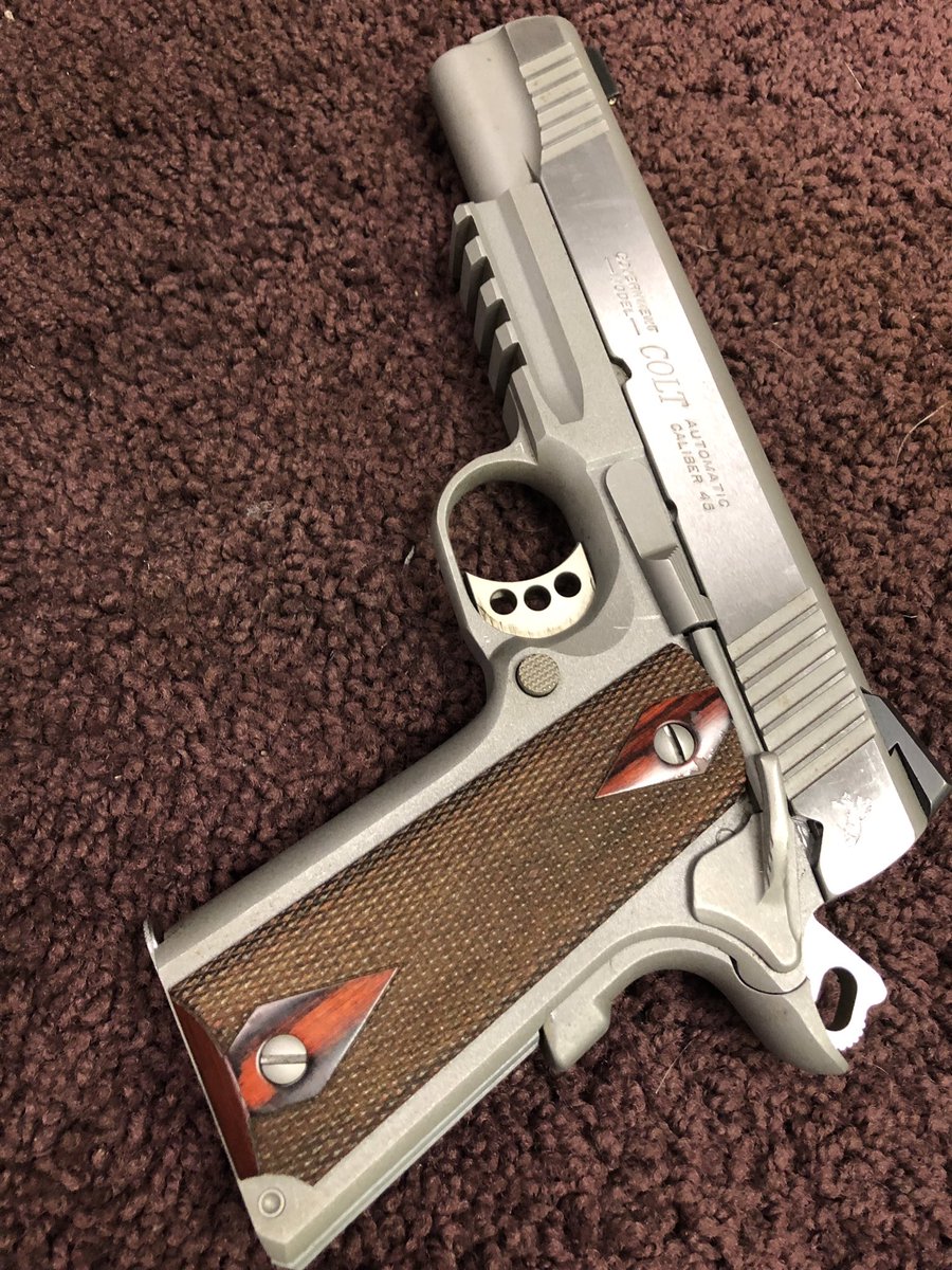 AntiqueTime's tweet photo. Colt #M45A1 in factory hard case versus the civilian model in the other two pictures. Basically the exact same gun except for the slide markings which kicks the price up about another two grand. I like my civilian model much better. #ColtRailGun #2A @R6Tac 🇺🇸🇺🇸🇺🇸 https://t.co/IvQ9X1KHoN