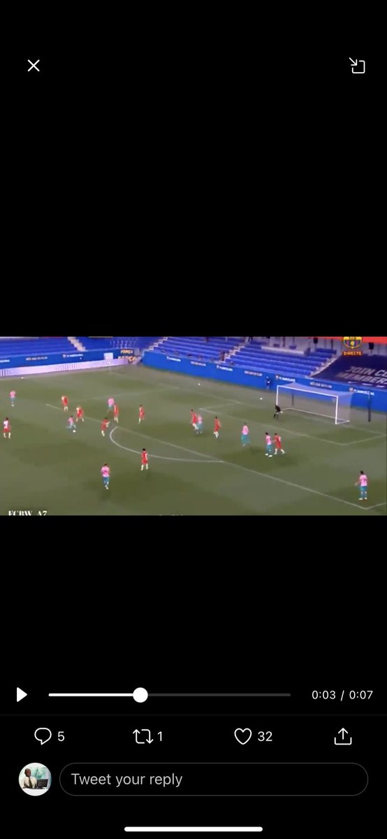 YoungSavage3o2's tweet photo. @kevinH74_ @MessiScored Just because you're a clown here you go lol. Messi's shot is beyond the top of the D (23) and beyond the width of the 6 (11). Which comes out to about 25.5 yards away from the goal. Goodnight😴 https://t.co/rTWb2wUrHI