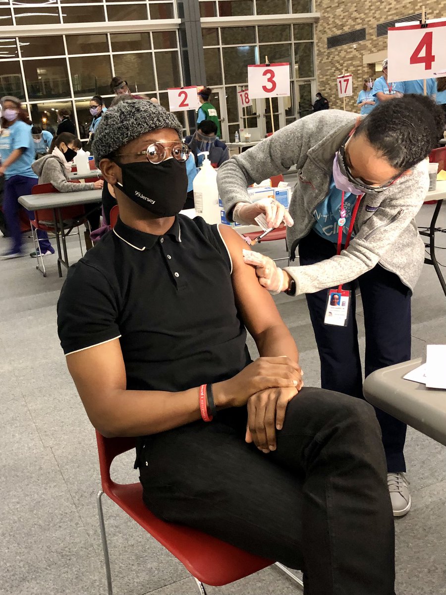 dcpublicschools's tweet photo. Educators received their first COVID-19 vaccinations at our clinic with @ChildrensNatl tonight. All this week school staff serving in person in Term 3 have the opportunity to sign up for an appointment offered by DCPS. https://t.co/j8YQd7ZppC