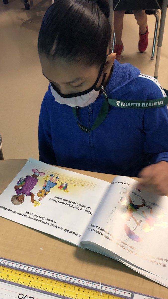 MsVolk3's tweet photo. We are enjoying literacy week so far! D.E.A.R. πππ₯³ππ #PLEgators #PLELiteracyWeek2021 https://t.co/Uh2qZ5kx6S