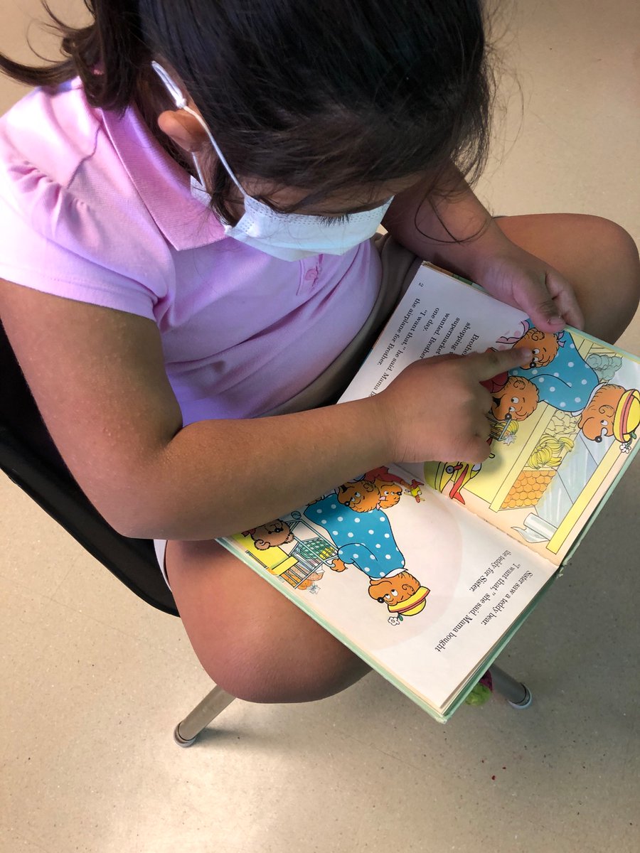 MsVolk3's tweet photo. We are enjoying literacy week so far! D.E.A.R. πππ₯³ππ #PLEgators #PLELiteracyWeek2021 https://t.co/Uh2qZ5kx6S